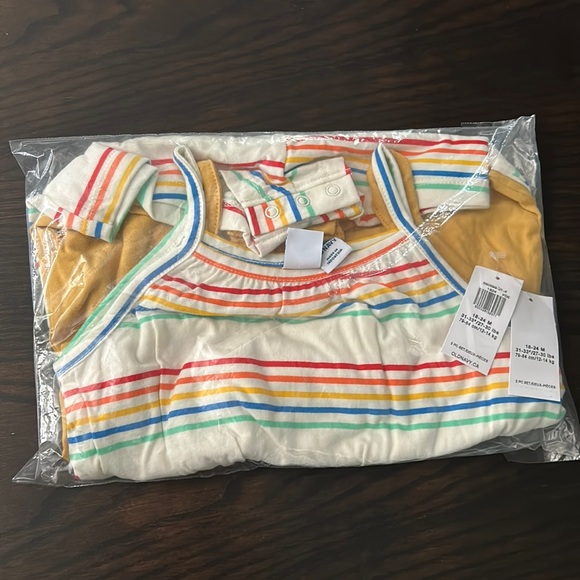 Old Navy 2-Pack Baby Romper 18-24mo - Picture 2 of 2